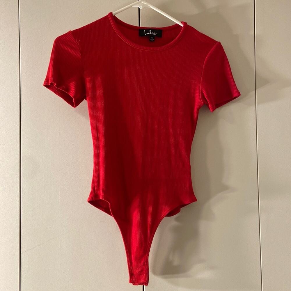 Lulus Red Ribbed Crew Neck‎ Bodysuit Women’s size small.
